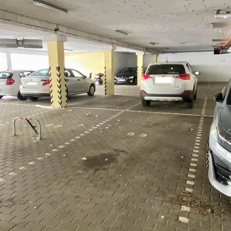 Rodzinny Z Parkingiem - 8 Min Spacerem Do Plazy Appartement